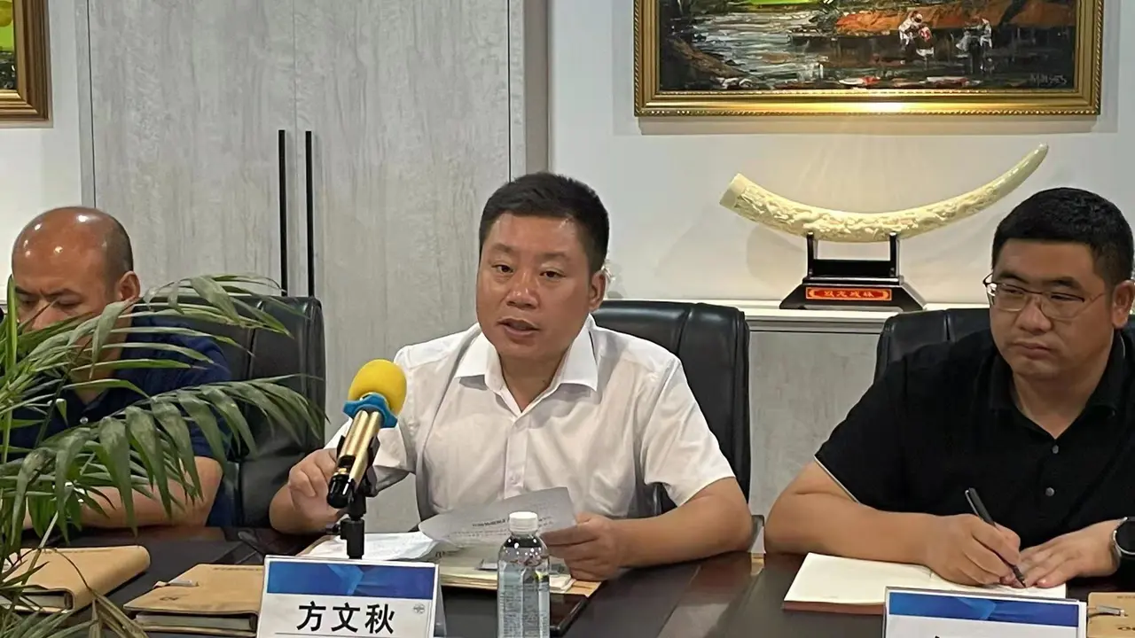 江陵县招商代表团来访我公司