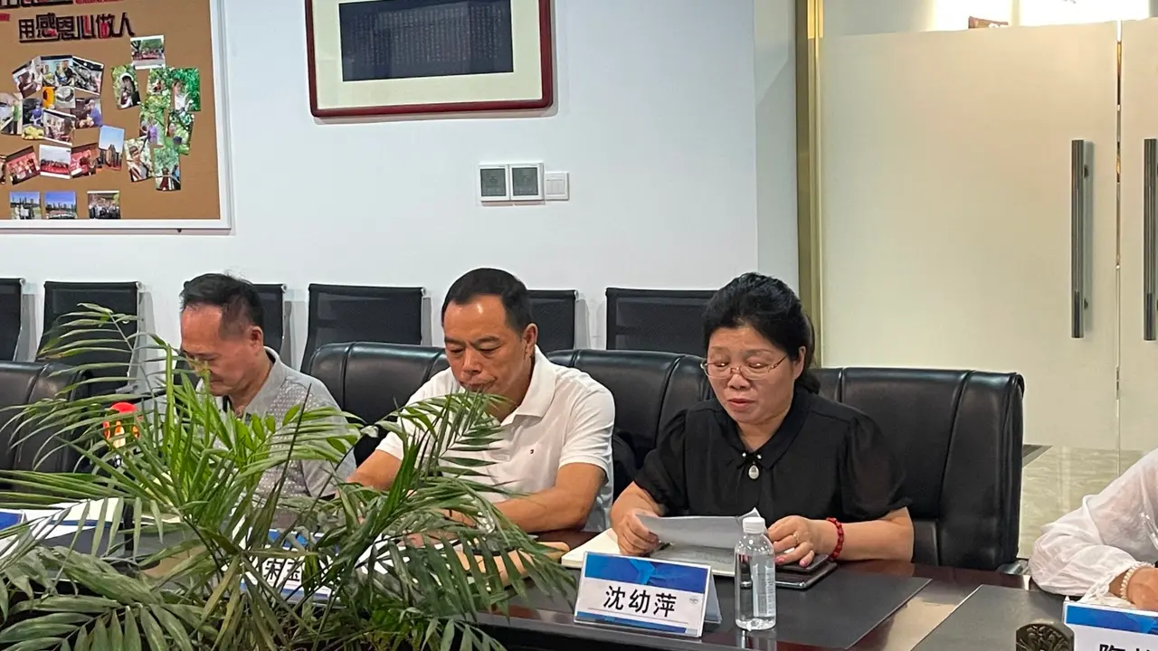 江陵县招商代表团来访我公司