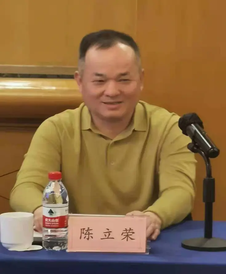 Yuan Junjie participa da reunião de presidentes 2022 do Comitê de Pigmentos Orgânicos da CDIA em Hangzhou