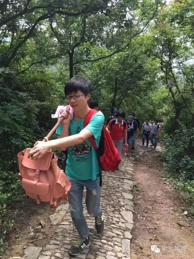 Сотрудники Hongda вышли в корпоративный поход