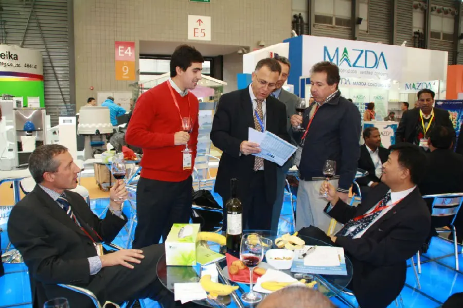 Hongda menarik perhatian media industri di China Coating Show 2013