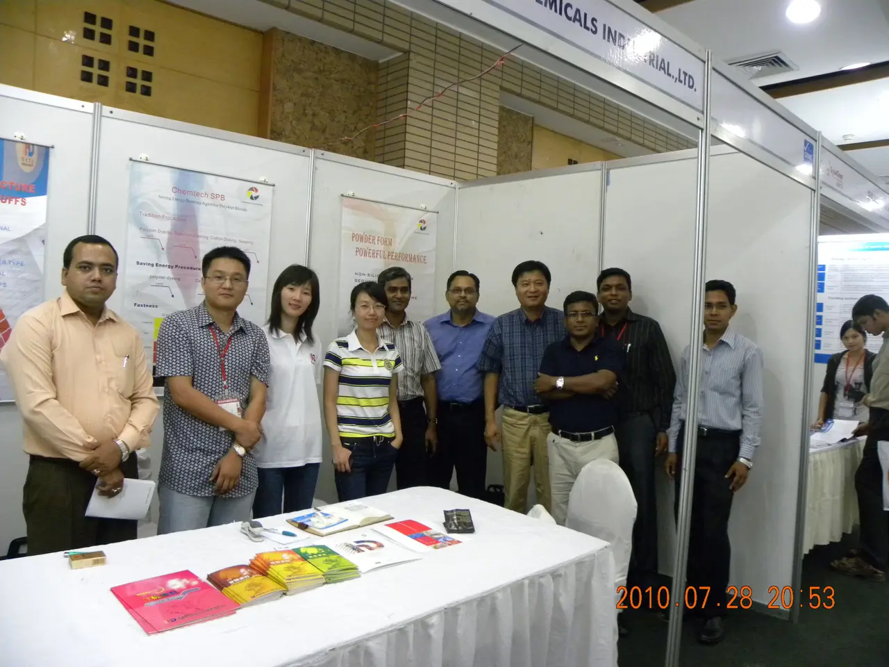 Exposición de colorantes en Bangladés